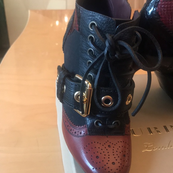 BURBERRY AUTHENTIC, SIZE 35.5 (5.5) high hill 4” - Picture 9 of 13